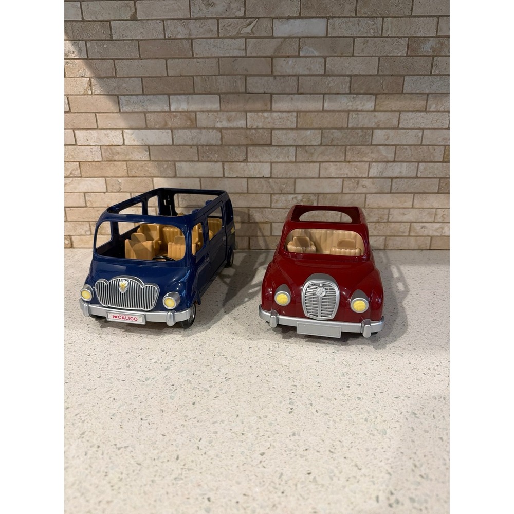 Calico Critters Vehicle Lot Blue Family Van & Red Convertible Car Preowned